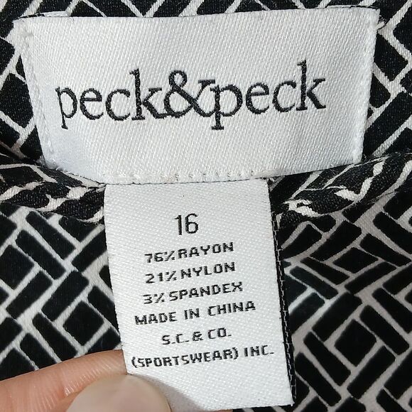 Peck & Peck Cropped Pull On Pants - Picture 5 of 7